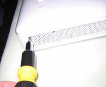 背面カバーを取り外す